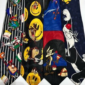 Looney Tunes Men's Novelty Tie - Multicolor Cartoon Design